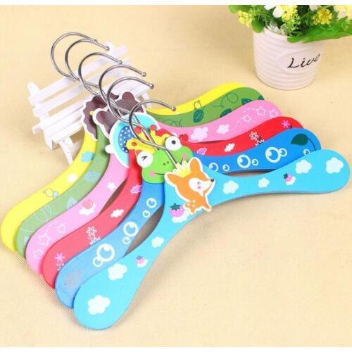 New Cute Cartoon Animals Style Wooden Clothes Hanger Baby Children Hanger Practical Home Appliance LX2003