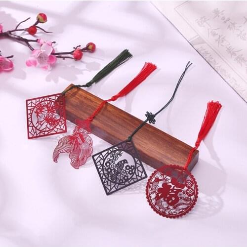 2pc Creative Window Grilles Paper Cut Bookmark Decor Accessories Book Mark Page Folder Student Office School Supplies Stationery