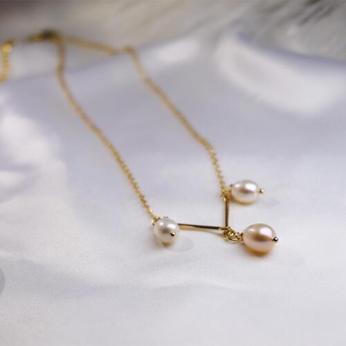 WTLTC Natural Drop Freshwater Pearls Choker Necklace for Women Chunky Multi Hanging Necklaces Simple Small Pendant Chokers Gifts