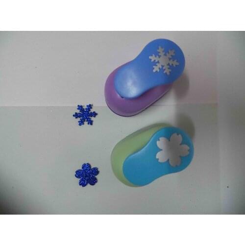 2pcs 2.5cm snowflake and sakura shape craft punch set Punch Craft Scrapbooking school Paper Puncher eva hole punch free shipping