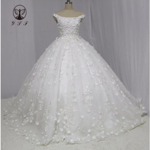 Vintage Robe De Mariee Square Appliqued Lace Beaded Flowers Pleated Chapel Train Ball Gown Wedding Dresses 2018