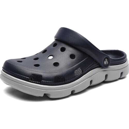 Sandals Mens Crocks 2021 Summer New Non-Slip Hole Shoes Crok Home Clogs EVA Garden Male Shoes Outside Crocse Beach Flat Slippers