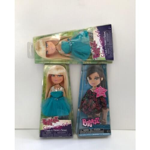 Bratz girl doll 30 cm doll clothes dress pants accessories produced by MGA