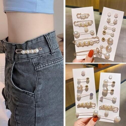 Pearl Alloy Round Temperament Brooch Set Smile Flower Badge Brooch Bag Clothes Lapel Pin Adjust Waist Fix Clothes Jewelry Gifts