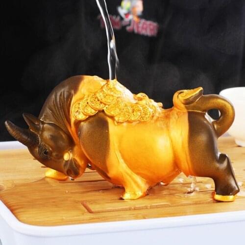 Resin Discolored Small Bull Ornaments Kung Fu Tea Set Creative Lucky Gold Toad Color Changing Feng Shui Tea Pet Home Decor Craft