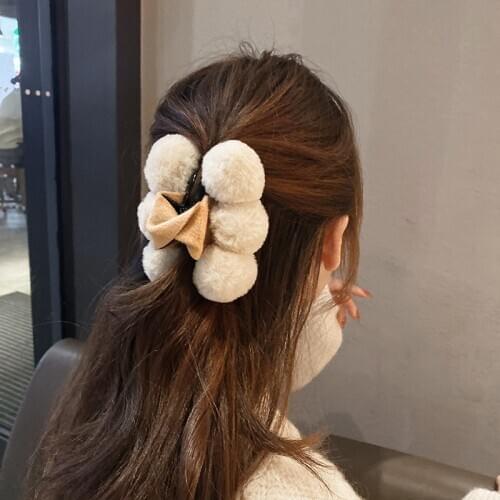 Cute hair ball hair clip back head plush clip large Korean net red 2020 new elegant shark clip female hairpins for hair women