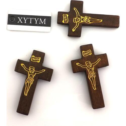 100pcs/lot Carved INRI Jesus Wood Cross Pendant For Christmas And Easter Day 42x15x5mm Coffee Color