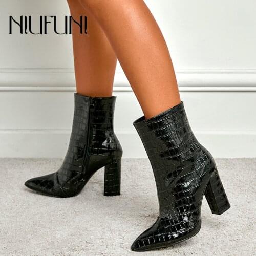 Autumn Winter Pointed Thick High Heels Side Zipper Stone Pattern Ankle Boots Short Tube Martin Boots Gladiator Sexy Short Boots