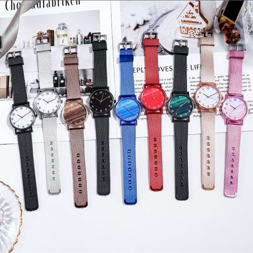 2021 New Girls Women Colorful Casual Quartz Watch Simple Round Analog Clock Wrist Watches Designer Watches Ladies Gifts