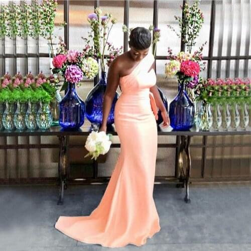 Peach Sexy Mermaid Bridesmaid Dresses for African Black Girl One Shoulder Long Satin Wedding Party Dress 2020 Women Formal Gowns