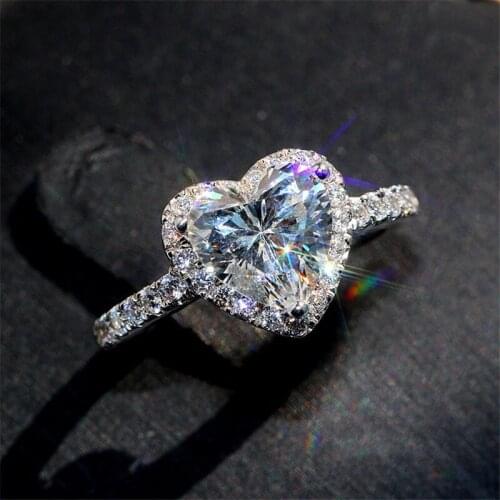 Luxurious and Exquisite Zircon Heart Ring Fashion Lady Silver Plated Ring Bride Engagement Wedding Jewelry Christmas Gift
