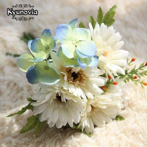 Kyunovia Wild Boho Fall Bridesmaid Wedding Bouquet Sunflower Ivory Gerbera Dropped in a vase Bridal Bouquet Wholesale D44