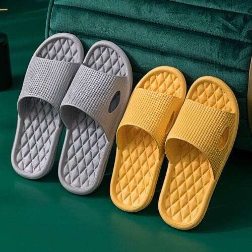 New Slippers Women Summer Flat Bottom Indoor Home Couples Shoes Men Bathroom Non-slip Soft Ins Tide To Wear Cool Slippers