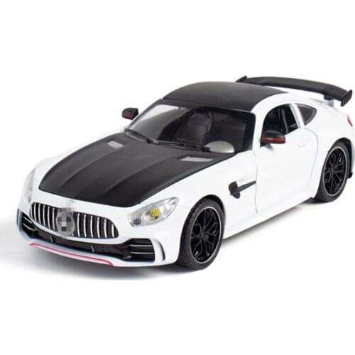 Childrens 1:24 GTR acousto-optic toy car for childrens birthday gift Simulation of automobile sound and light toys white