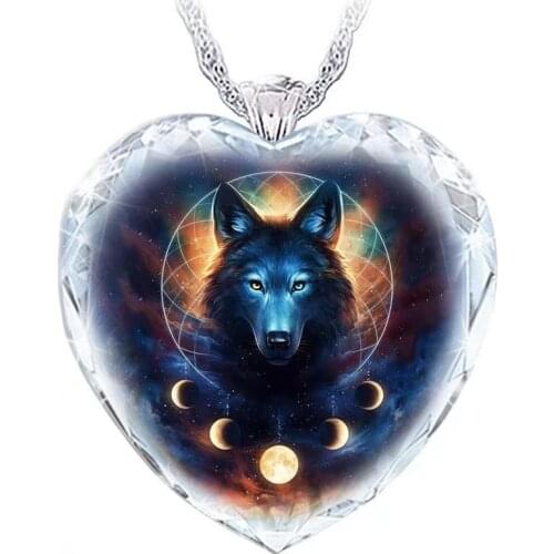 New Heart Shaped Crystal Wolf Pattern Ladies Pendant Necklace