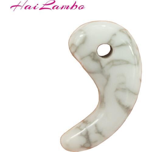 HaiLambo Beautiful Howlite Stone Carved Magatama Pendant Comma Bead Classic Lucky Jewelry Amulet Pendant Bead Family Gift GY13