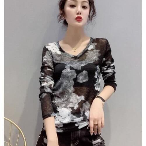 2021 autumn new fashion printed v-neck long sleeve t-shirt womens slim foreign style color bottoming shirt top