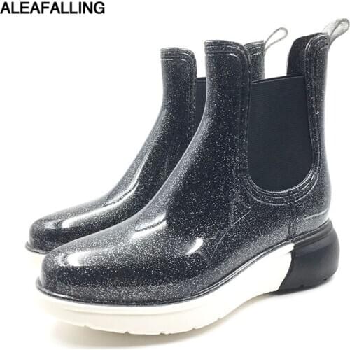 Aleafalling 2018 New Fashion Women Rain Boots Slip On Side Elastic Band Girls Outdoor Street Charming Rain Shoes W205