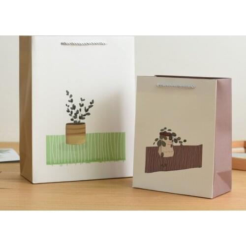 Laminated Printed Luxury Shopping Gift Custom Paper Bag,Luxury shopping paper bag with hot stamping --XP2283