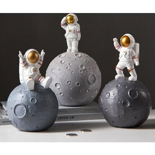 Creative Astronaut Piggy Bank Nordic Home Decoration Piggy Bank for Kids Childrens Bedroom Decoration Accessories Birthday Gift