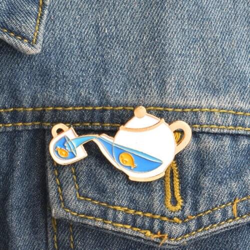 Teapot Fish Tea Cup Brooch Cartoon Cup Goldfish Travel Brooch Needle Shirt Jacket Animal Icon Child Badge Gift Ornament
