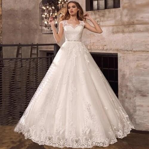 Customized European And American Wedding Womens 2021 Lace Wedding Dress Large Size Fashion Retro V-neck Small Tail Dress Can B