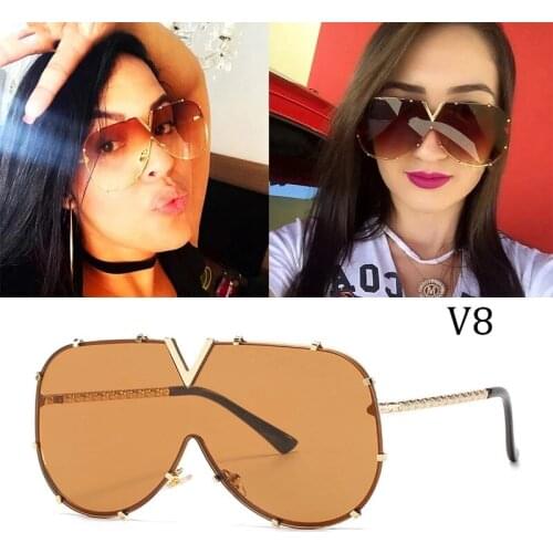 2021 New conjoined piece womens personality V-shaped sunglasses mens driving eyewear brand sunglasses UV400 Oculos De Sol