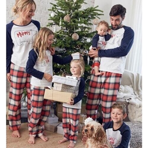 New Year Family Matching Christmas Bear pattern Sleepwear Long-sleeved Christmas Pajamas Suit Family Look Dad Mom Kids Clothes
