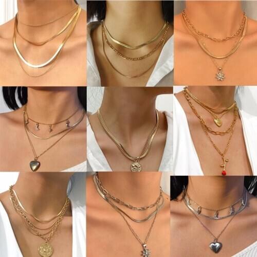 Multilayer Retro Flat Blade Snake Chain Clavicle Chain Heart-shaped Flower Pendant Necklace Punk Simple Womens Charm Jewelry