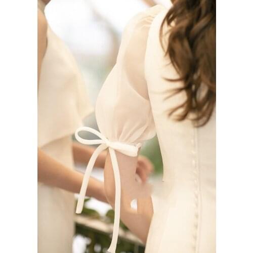 GY New Elegant White Simple Slim Square Neck Satin Korean Vintage Bubble Short Sleeve Sweep Train Wedding Gown Wedding Dress