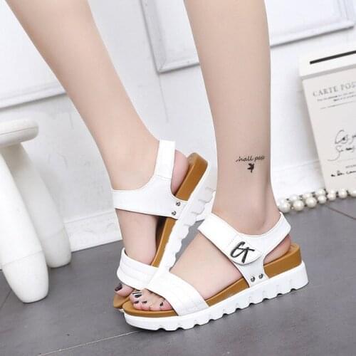 HOT Summer Gladiator Sandals Women Aged Leather Flat Fashion Women Shoes Casual Occasions Comfortable The Female Sandals 5CM