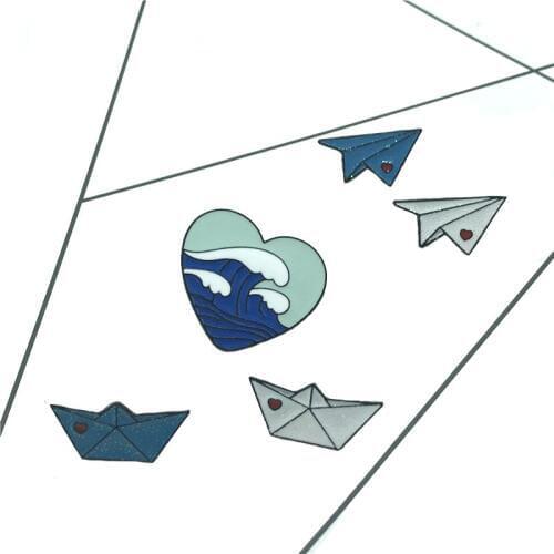 New paper plane folding boat brooch childhood dream paper airplane paper boat badge children cute cartoon brooch gift jewelry de