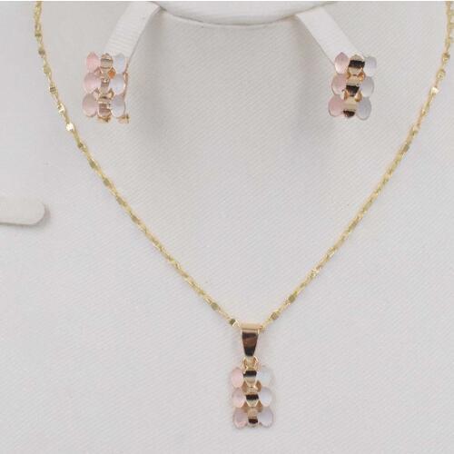 2020 NEW unique gold necklace collocation fashion circular pendant earrings jewelry for women in Dubai