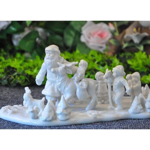 Villeroy&Boch Christmas decorations are collected from the Villeroy&Boch Christmas gift collection style animal props dies