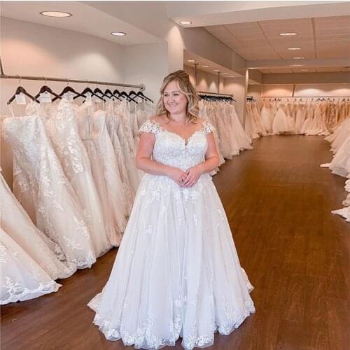 Plus Size Wedding Dresses Cap Sleeve Sheer V Neck Appliqued Lace Floor Length A Line 2021 Spring Bridal Gown robe de marie