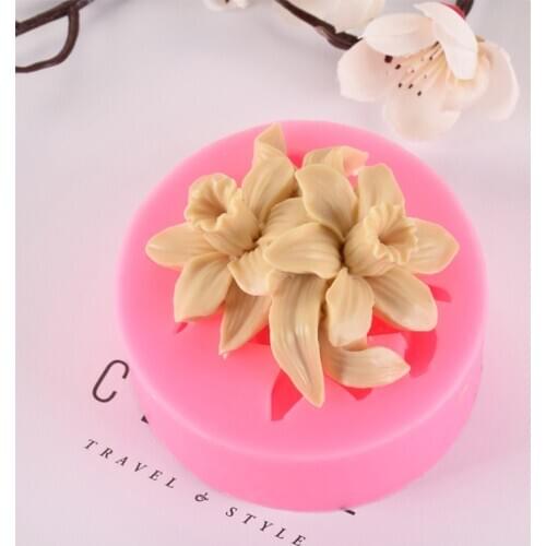 1pcs DIY Cake Mold Baking Tool Moulds Reusable Flower Shape SIlicone Pink Handmade Soap Mold Kitchen Supplies Multi Purpose