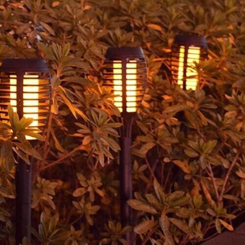 LED Solar Flame Lawn Light Outdoor IP65 Waterproof Led Solar Garden Light Flickering Flame Lamp for Courtyard Garden Balcony