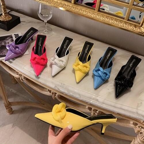 2021 Summer Women Slipper Fashion Candy Colors Chain Lady Slip On Mules Shoes Thin Low Heel Pointed Toe Slide Flip Yellow purple
