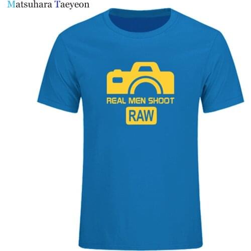Real Men SHOOT RAW T-shirt Men Summer Style Cotton Short Sleeve T Shirt Funny Photographer Tee Mans Top Clothing
