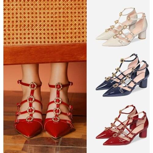 New arrive woman fashion T strap flower diamonds belt buckle shoes woman chunky heel hollow belt strap woman low heel shoes