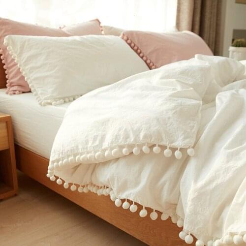 QI JIE LIFE Microfiber Bedding On Bed
