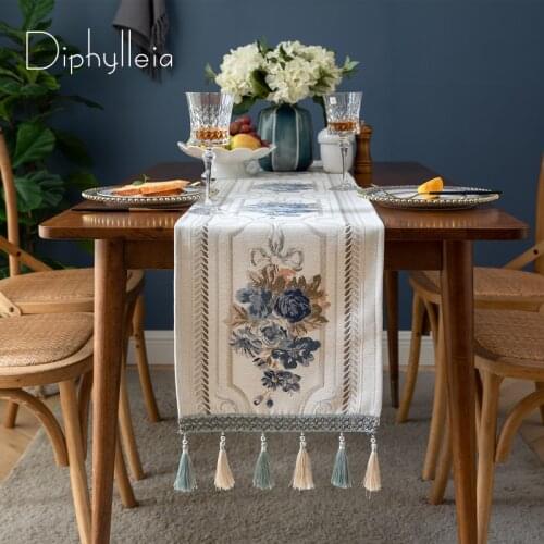 Diphylleia Vintage Flowers Luxury European Style Chenille Tassels Table Flag Fashion Modern Jacquard Bed Flag Dining Table Decor