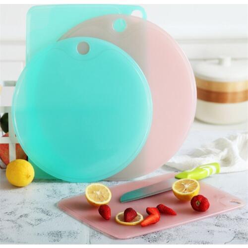 Hot sell Anti-slip Kitchen Tools Multi-Function Plastic Cutting Board Food-grade PP Creative Fruits Creative Board