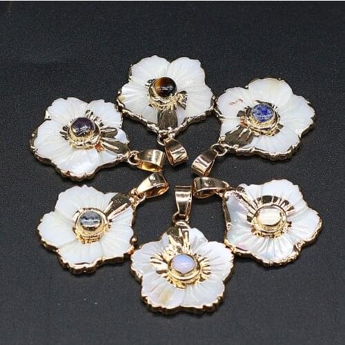 Exquisite Natural White Shell Flower Pendant Plating Golden Five-petal Shell Flower Pendant for Making DIY Necklace 40x45mm
