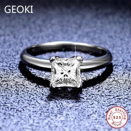 Geoki 925 Sterling Silver Perfect Cut 1 CT Square D Color VVS1 Moissanite 4 Prong Ring PT950 Passed Diamond Test Stone Rings