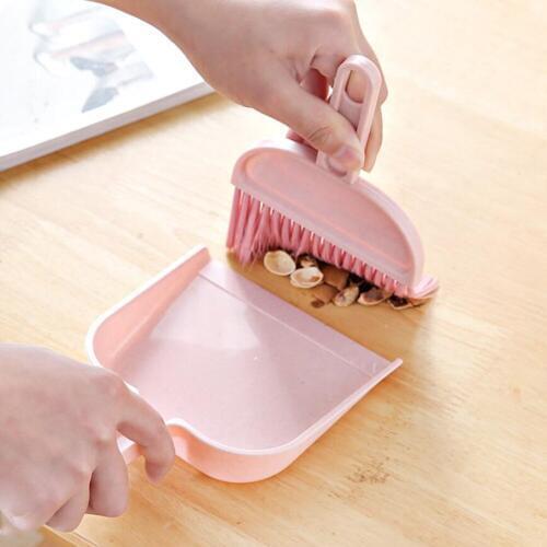 1 Set Mini Desktop Sweep Cleaning Brush Small Broom Dustpan Set Pink and Blue Plastic Sweep Brooms & Dustpans 100gA