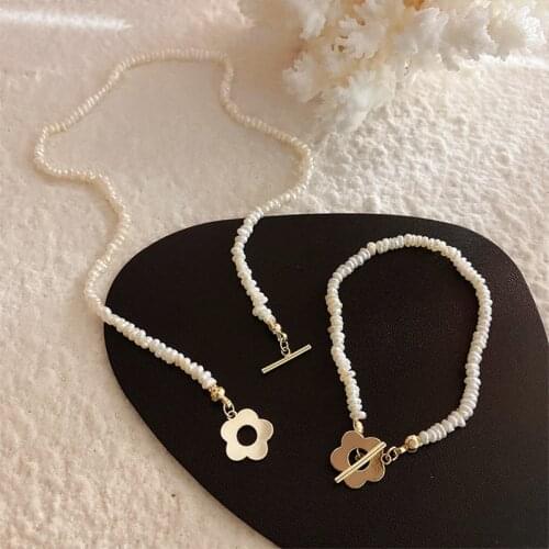 SRCOI Hollow Metal Small Flowers Irregular Natural Freshwater Pearl Necklace Simple Clavicle Chain Toggle Clasp Women Jewelry