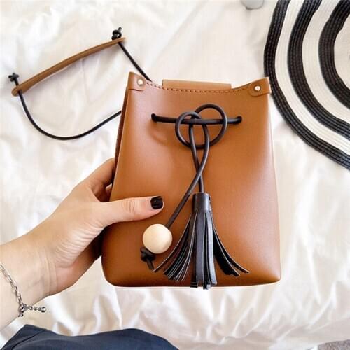 2021 Leather luxury handbags European and American fashion retro tassel bucket bag With Coin Purses Bag Card Holder Women bag