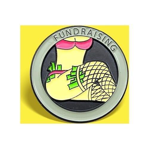 Sexy Woman Round Brooch Enamel Pin FUNDRAISING Beautiful Bikini Woman Thigh Brooches sexy Badge For Woman Charm Jewelry Gift