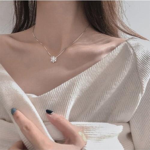 Flash Cubic Zircon Snowflake Pendant Necklace Fashion Clavicle Chain Rose Gold Silver Color Necklace For Women